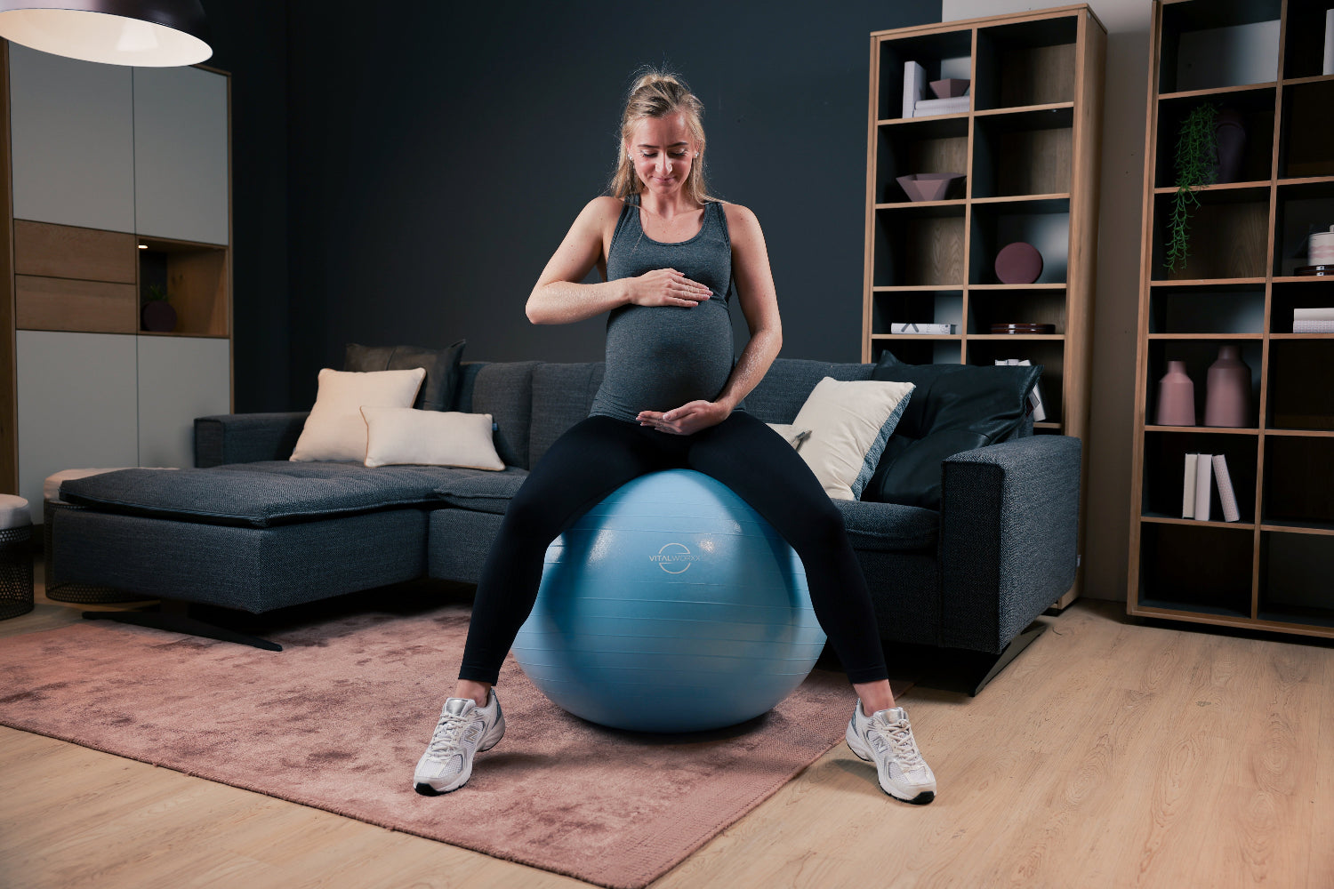 Gymnastikball für Schwangere, Gymnastikball, Fitnessball, Pezziball, blauer Ball