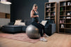 grauer Fitnessball, Gymnastikball für Schwangere, Sichere Schwangerschaftsübungen